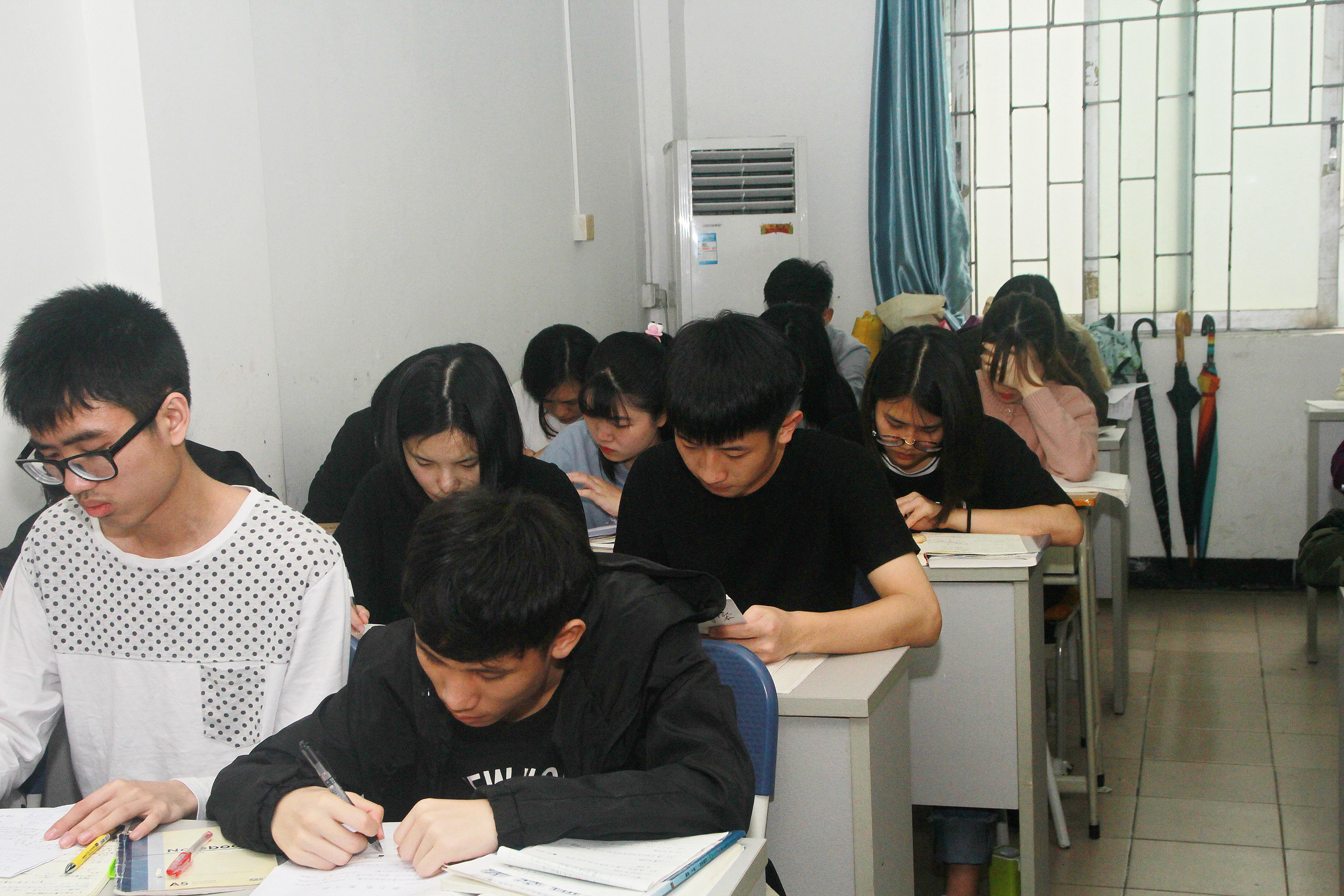 高职在校生可以参加高考吗,高技怎么考全日制大专